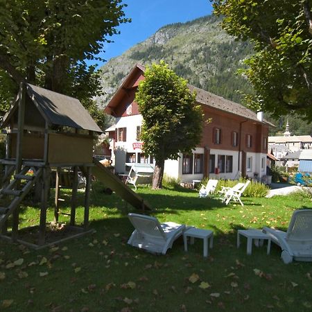 Les Touristes Hotel Abondance Exterior photo