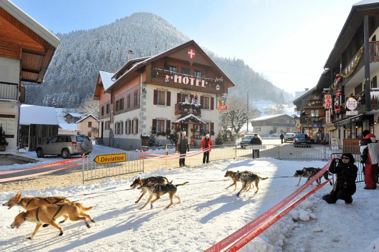 Les Touristes Hotel Abondance Exterior photo