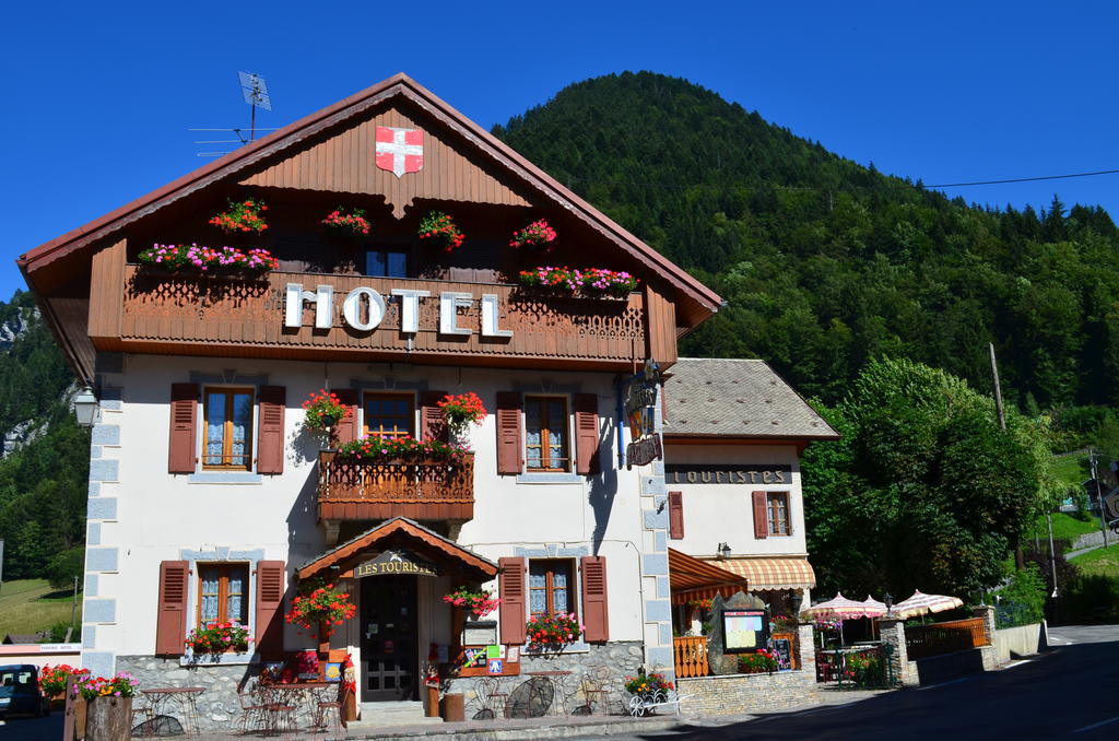 Les Touristes Hotel Abondance Exterior photo