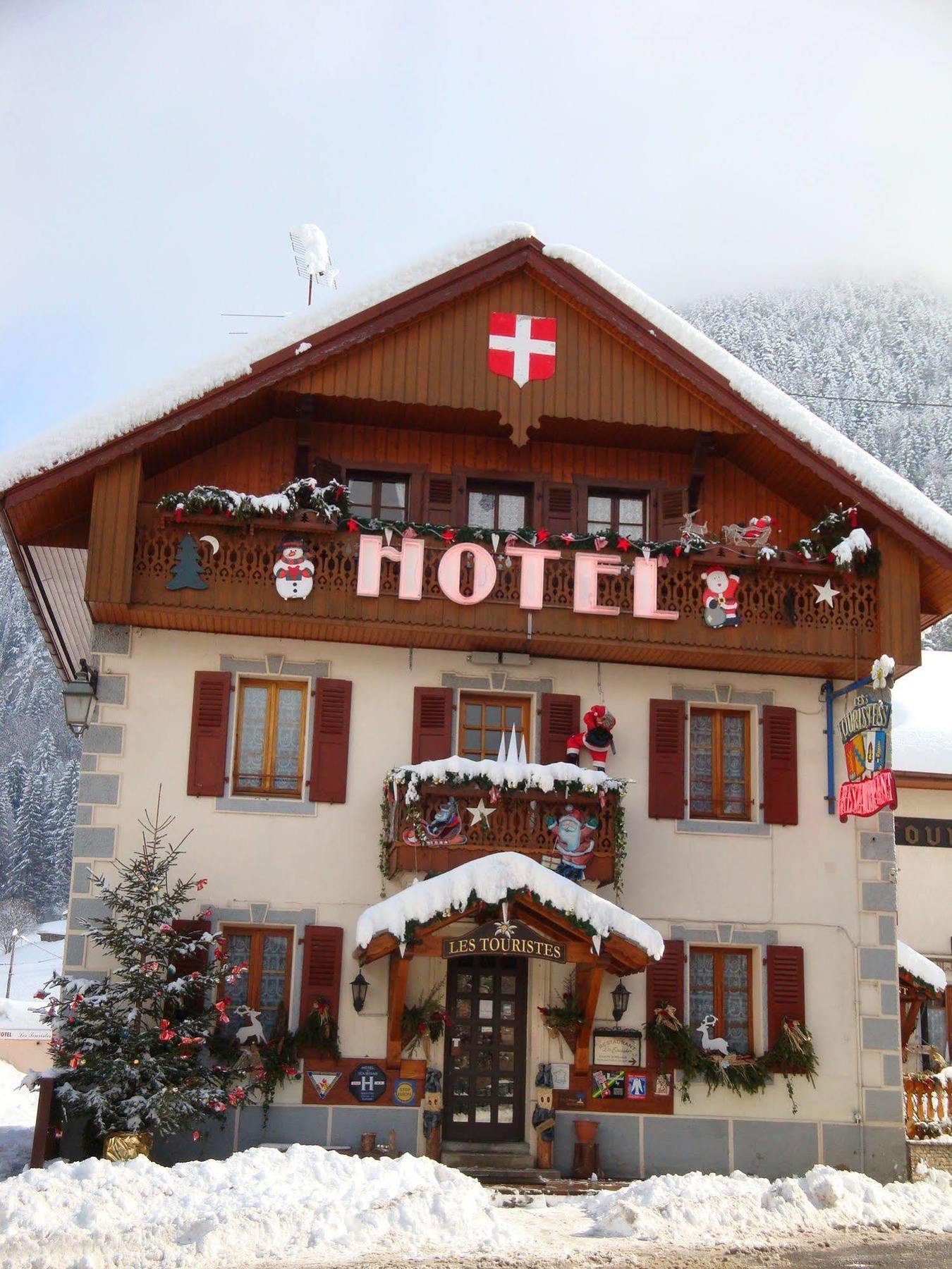 Les Touristes Hotel Abondance Exterior photo