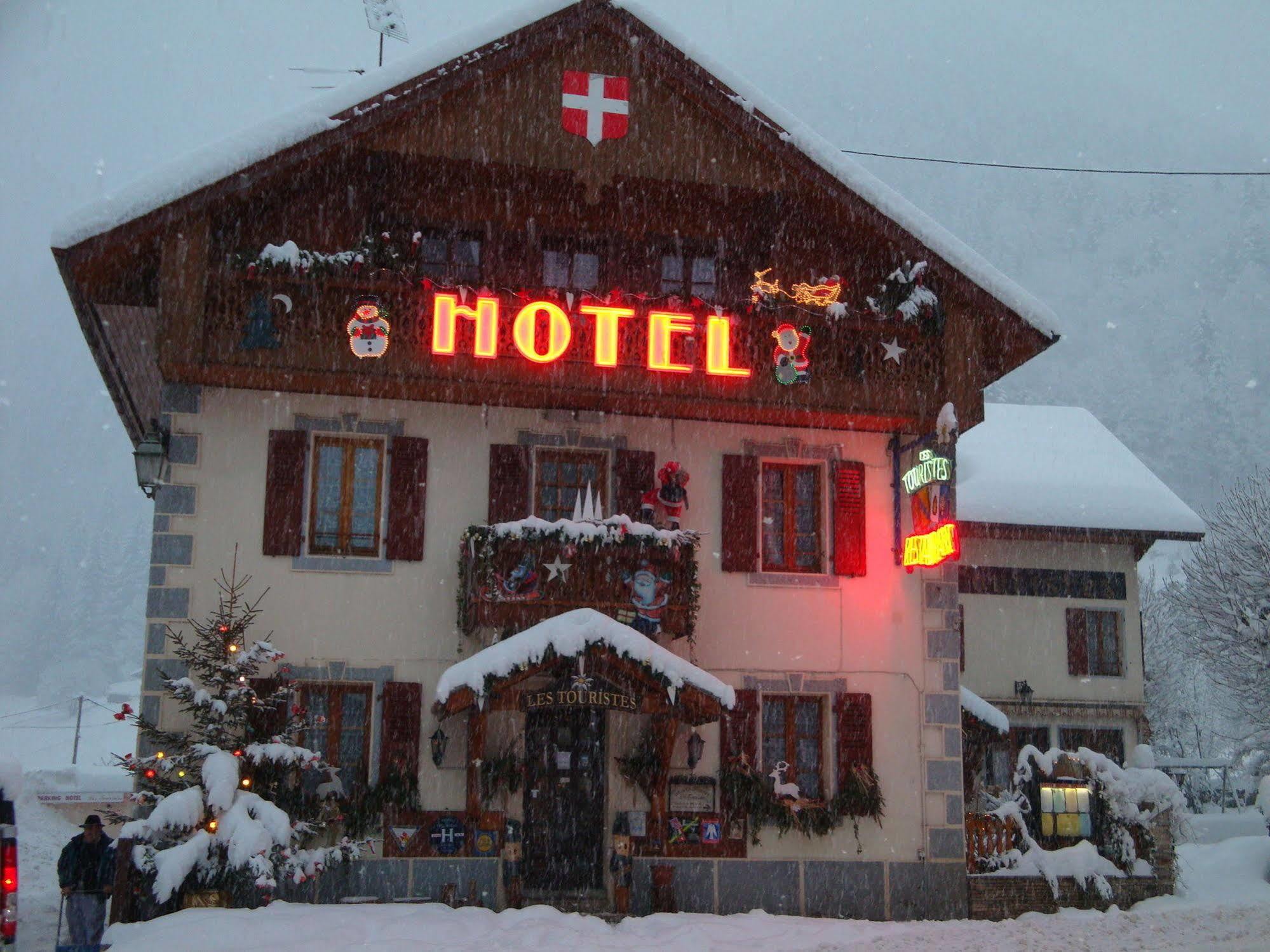 Les Touristes Hotel Abondance Exterior photo